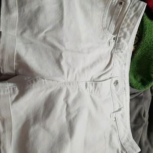 White Jennifer Lopez boyfriend short